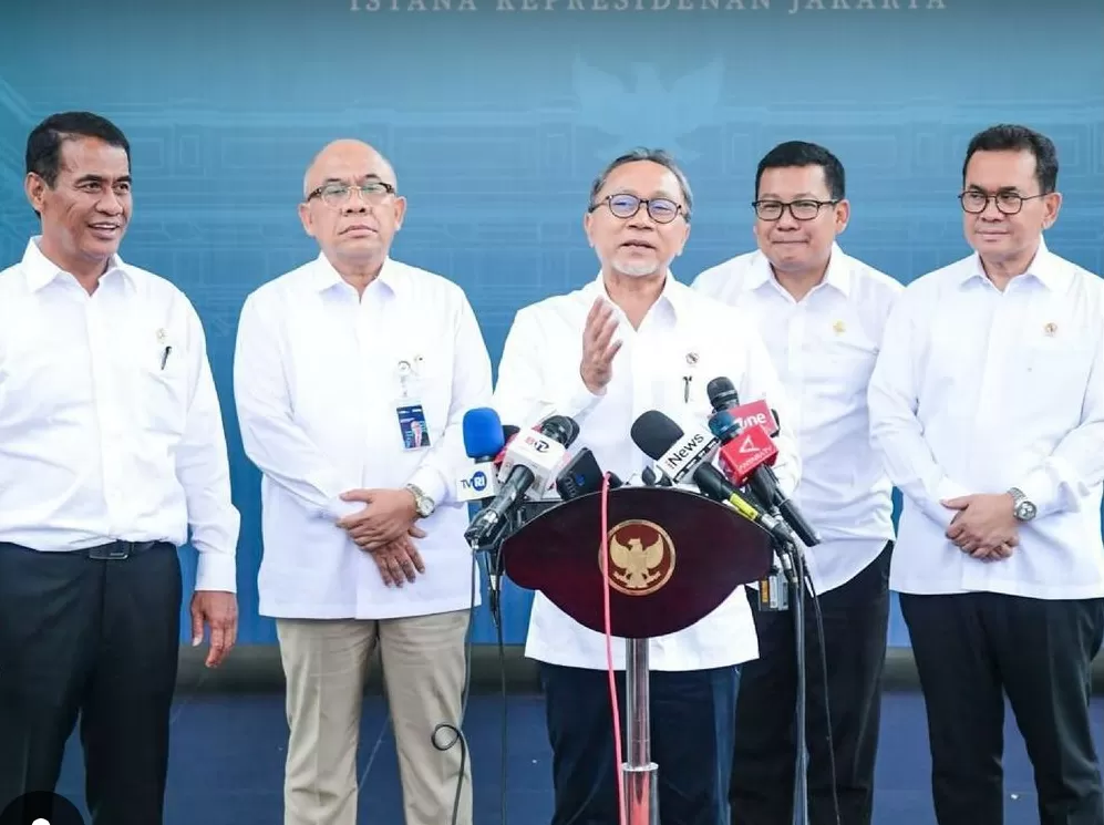 Menteri Koordinator Bidang Pangan, Zulkifli Hasan dan jajaran menteri di bawahnya. (Instagram @zul.hasan)