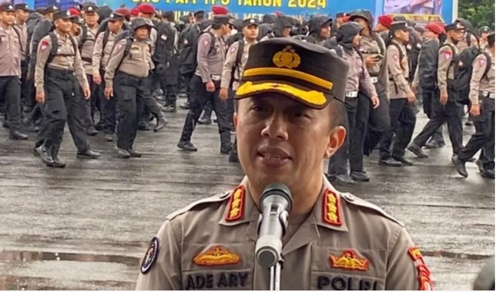Kabid Humas Polda Metro Jaya Kombes ade ary Syam Indradi saat memberikan keterangan pers. (Foto: PMJ News)
