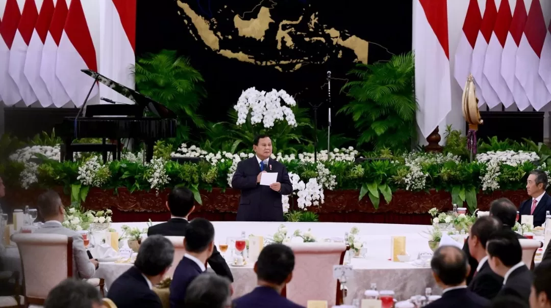 Presiden Prabowo Subianto menyampaikan sambutan pembuka pada jamuan makan siang bersama delegasi JAPINDA dan JJC di Istana Negara, Jakarta, pada Jumat, 6 Desember 2024. Foto: BPMI Setpres/Muchlis Jr