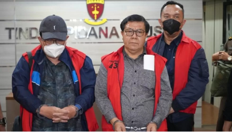 Wajah tiga tersangka hakim Pengadilan Negeri (PN) Surabaya yang bebaskan Ronald Tannur. (Foto: PMJ/dok Kejati Jatim).