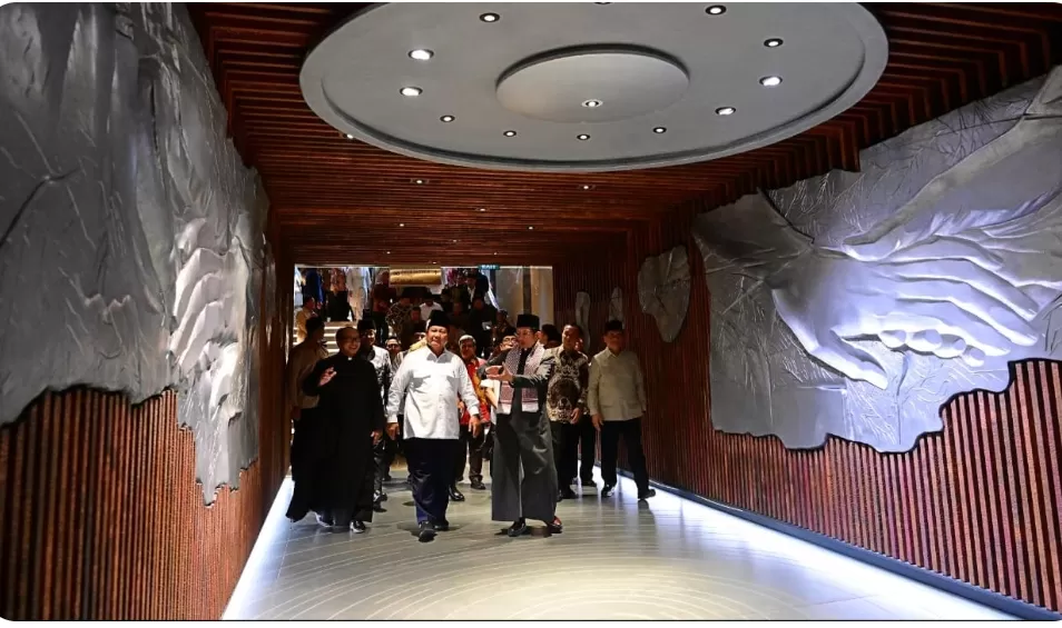 Presiden Prabowo didampingi Menag Nasaruddin tinjau Terowongan Silaturahim. (Foro: BiroPers)