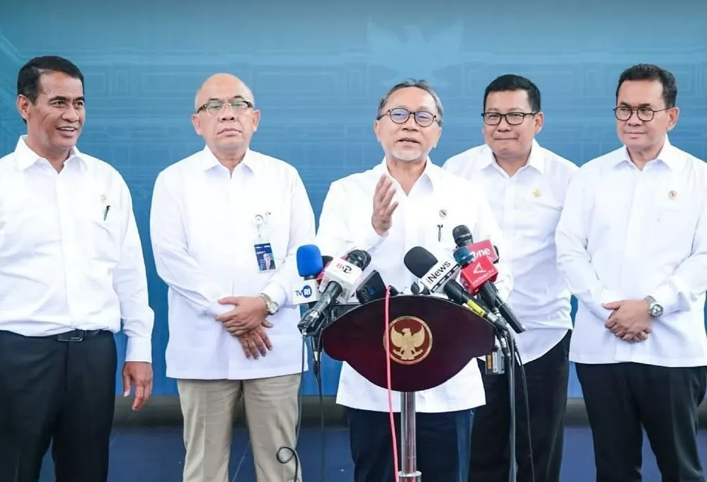 Menko Pangan, Zulkifli Hasan dan jajaran Kementerian terkait saat konferensi pers. (Foto: Instagram @zul.hasan)