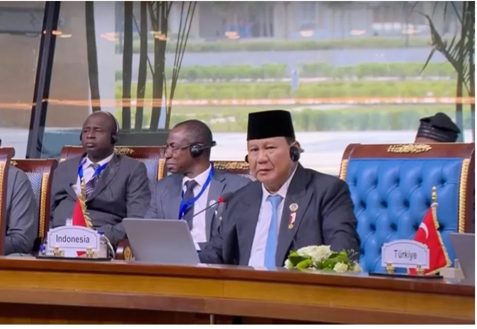 Presiden Prabowo memberikan pernyataan pada sesi khusus Konferensi Tingkat Tinggi (KTT) Ke-11 Developing Eight (D-8) di Istana Kepresidenan New Administrative Capital, Kairo, Mesir. ((Foto: BPMI Setpres))