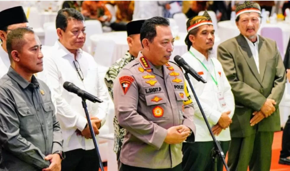 Kapolri Jenderal Listyo Sigit Prabowo menghadiri deklarasi pembubaran Jamaah Islamiyah. (Foto: PMJ News)