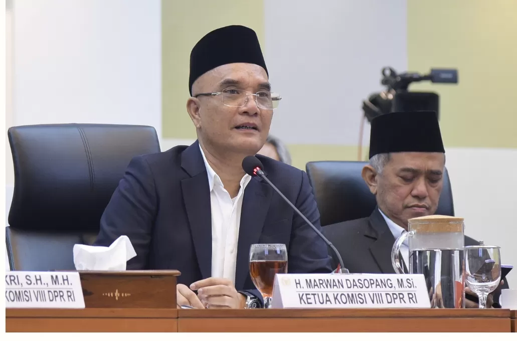 Ketua Komisi VIII DPR RI, Marwan Dasopang saat membuka rapat di Kompleks Parlemen, Senayan, Senin (30/12/2024). Foto : Mu/Andri 