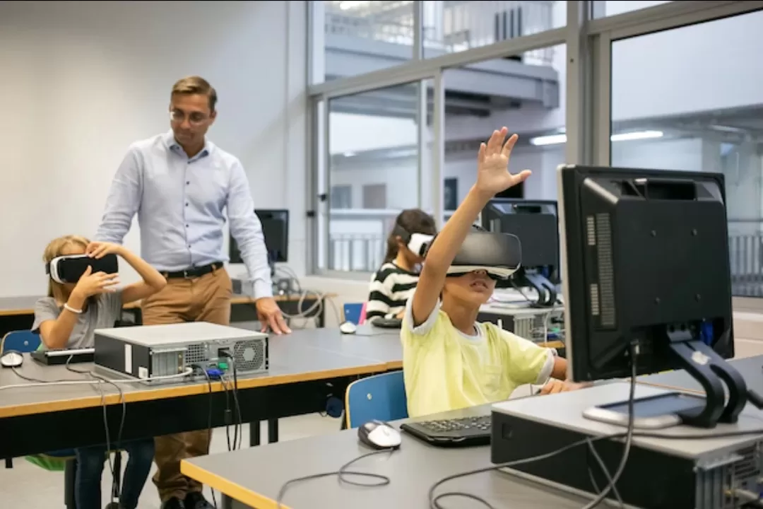 Ilustrasi. Guru menggunakan teknologi digital untuk pembelajaran interaktif di kalangan pelajar Gen Z. (Foto: Freepik)  