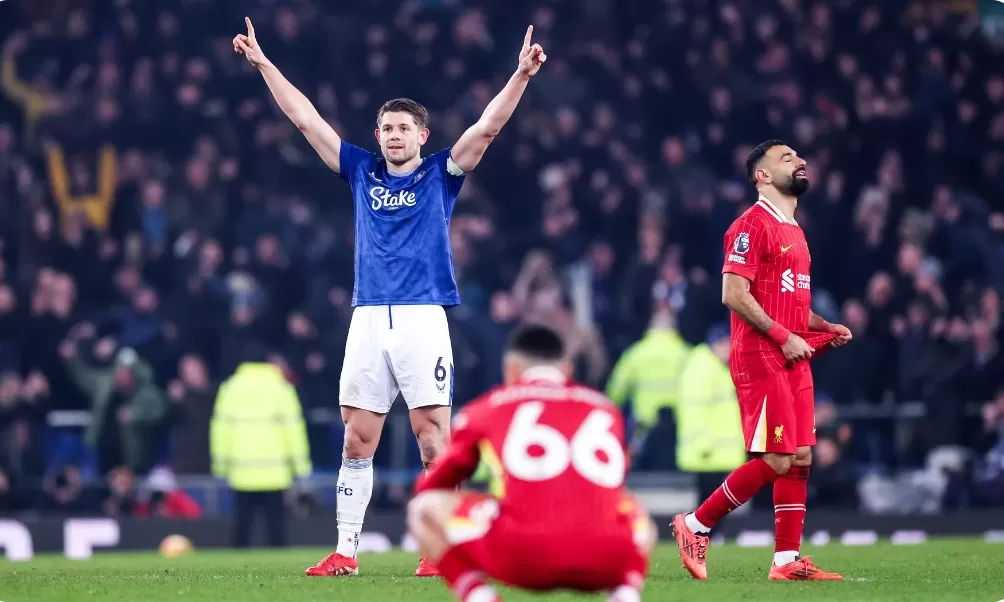 James Tarkowski merayakan gol penyeimbangnya di menit ke-98 yang menyelamatkan Everton dari kekalahan.(Foto: premierleague.com)