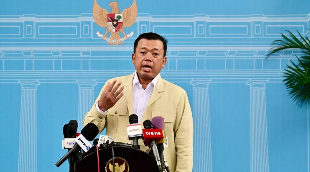Menteri ATR/BPN Nusron Wahid menyampaikan keterangannya usai bertemu dengan Presiden Prabowo di Istana Merdeka, Jakarta, Foto: BPMI Setpres/Rusman