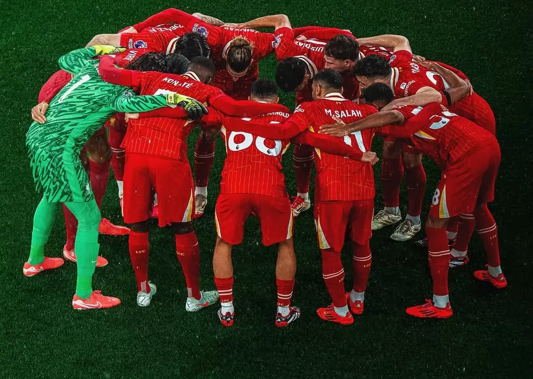 Tim asuhan Arne Slot merayakan kemenangan usai mengalahkan Newcastle 2-0. (Foto: Instagram @liverpoolfc)