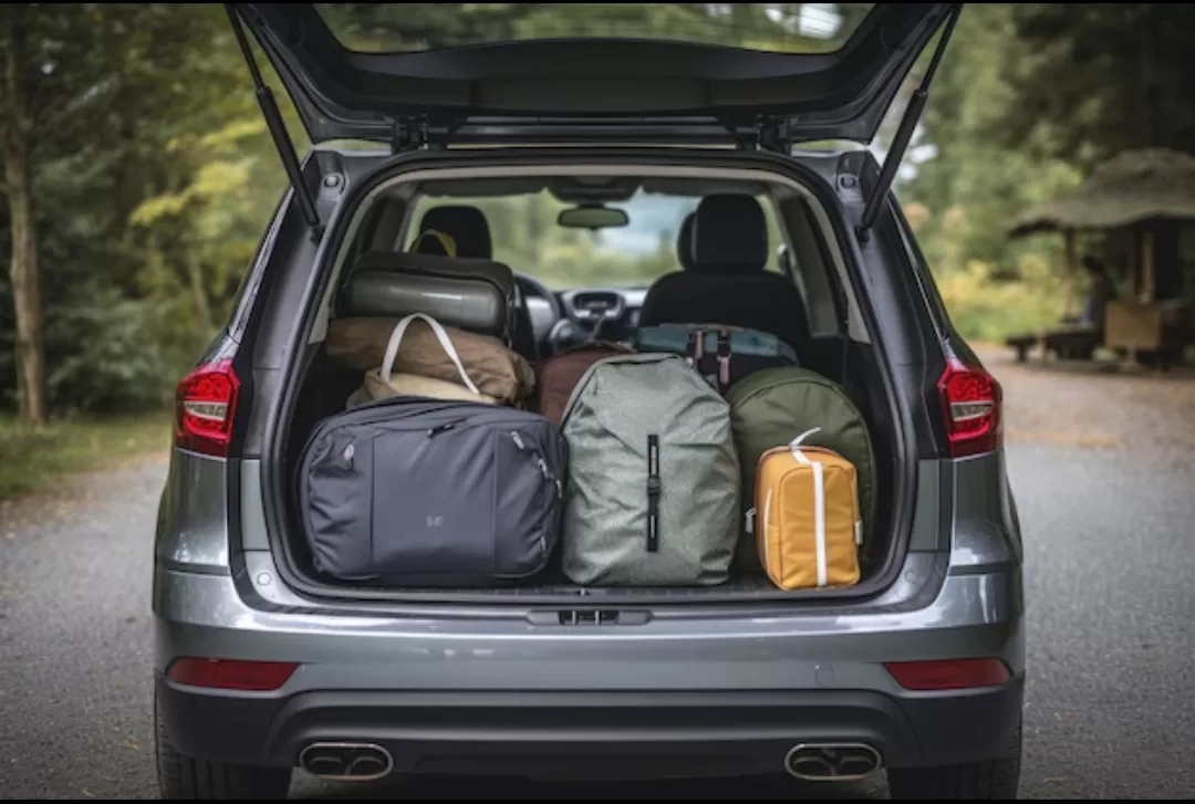 Ilustrasi. Pengaturan bagasi mobil yang rapi memastikan perjalanan mudik lebih nyaman, aman, dan bebas dari barang berantakan.(Foto: Freepik)