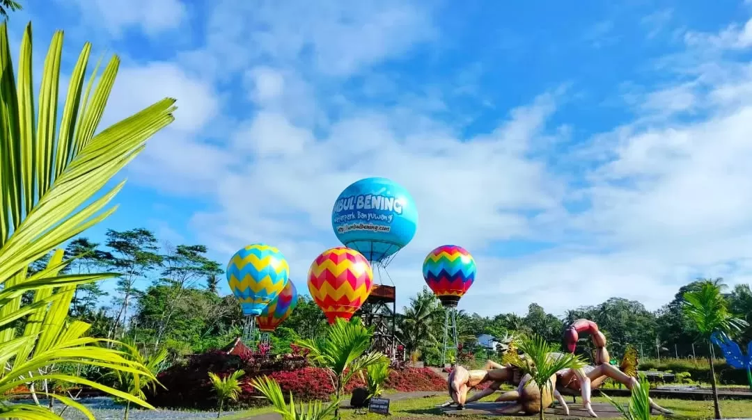 Umbul Bening Banyuwangi tawarkan kolam alami, waterboom, danau cinta, dan fasilitas lengkap untuk liburan seru. (Foto: Instagram @umbulbening_waterparkbwi)