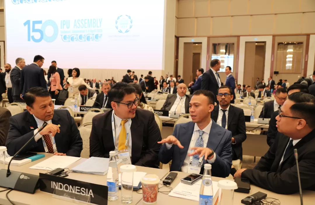Ketua BKSAP DPR RI Mardani Ali Sera, bersama delegasi BKSAP DPR RI saat menghadiri Sidang Parlemen Dunia (IPU) ke-150 di Tashkent, Uzbekistan. Foto: bksap/vel