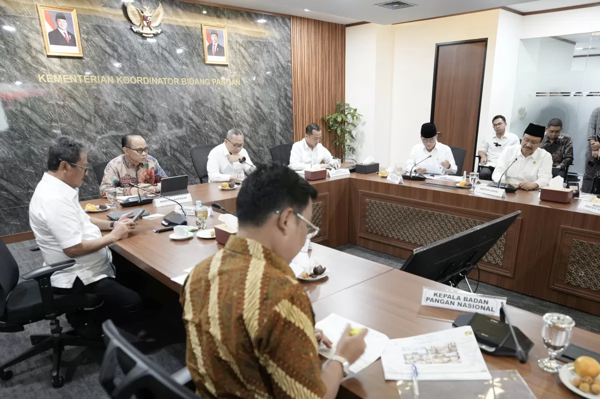 Menteri Sosial Gus Ipul saat hadir dalam rapat koordinasi percepatan pembentukan koperasi desa.(Foto: Dok. Kemensos)