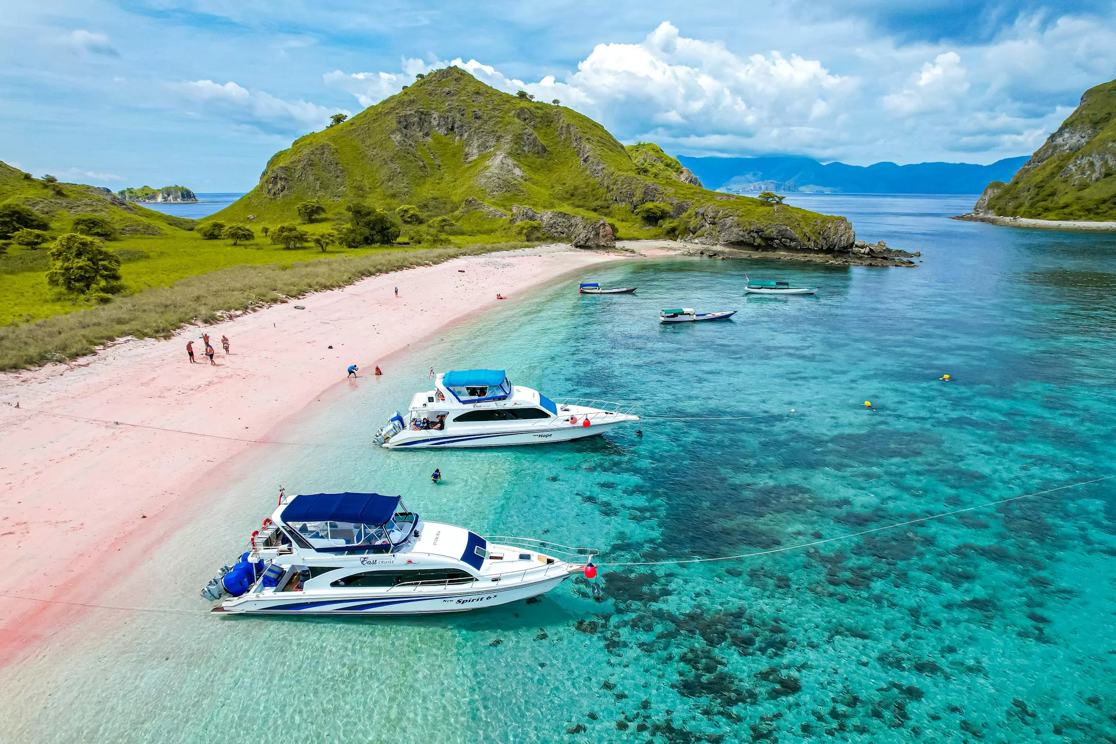 Nikmati liburan santai 3 hari 2 malam di Lombok dengan itinerary ringan: pantai indah, kuliner, dan budaya lokal. (Foto: Pexels)