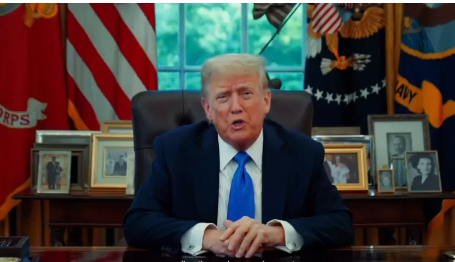 Presiden Trump mengumumkan kebijakan larangan perjalanan terbaru terhadap 12 negara. (Foto: Instagram @realdonaldtrump)