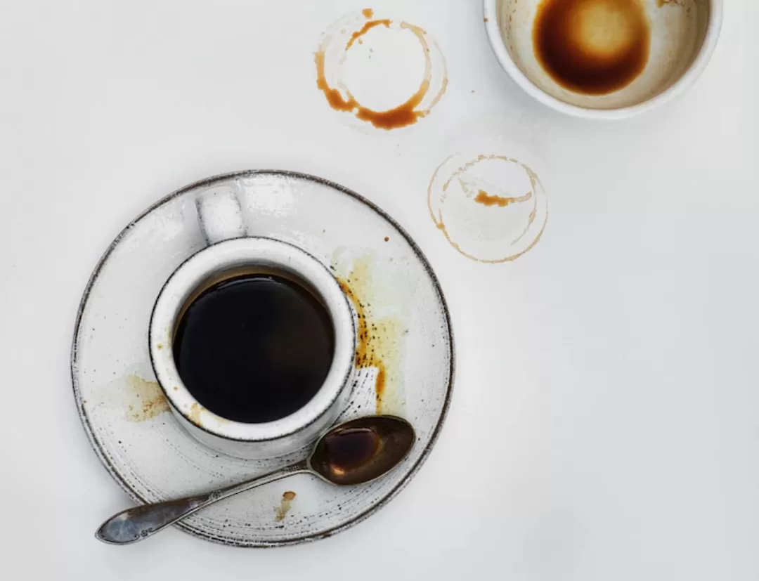 Ilustrasi. Secangkir kopi pagi bisa memicu pergerakan usus dan produksi asam lambung berlebih. (Foto: Freepik)