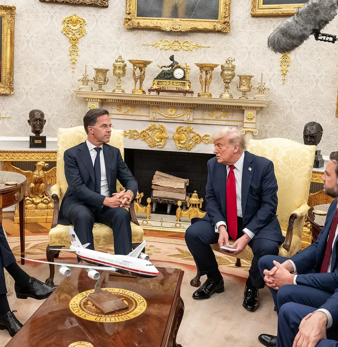 Trump dan Sekjen NATO Rutte bahas bantuan senjata dan ancaman sanksi untuk Rusia. (Foto: Instagram @potus)