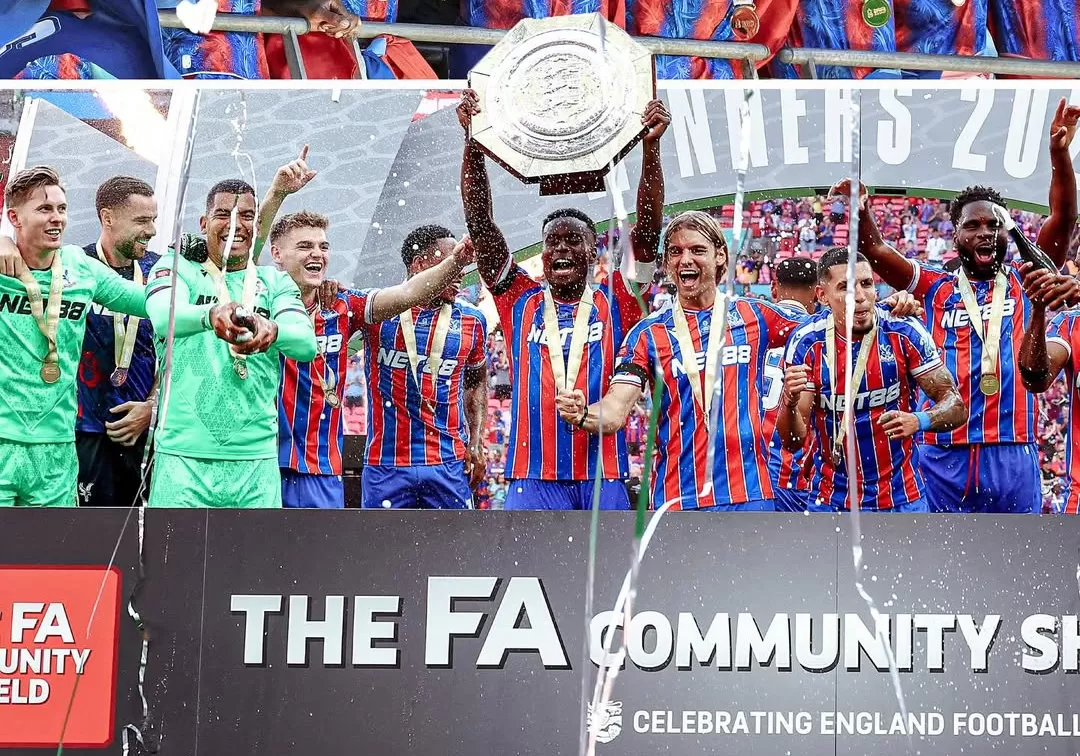 Palace amankan trofi Community Shield usai kalahkan Liverpool 3-2 lewat adu penalti.(Foto: Instagram @cpfc)
