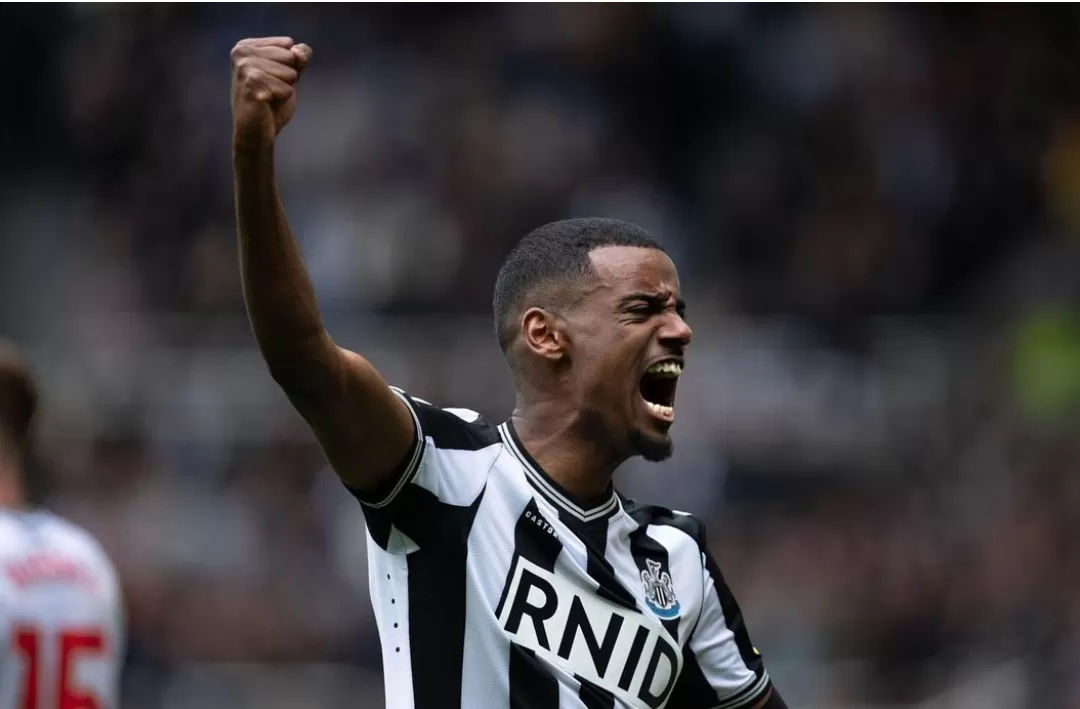 Isu transfer Alexander Isak bikin Eddie Howe pusing jelang laga perdana Newcastle di Liga Inggris. (Foto: Instagram @alex_isak)