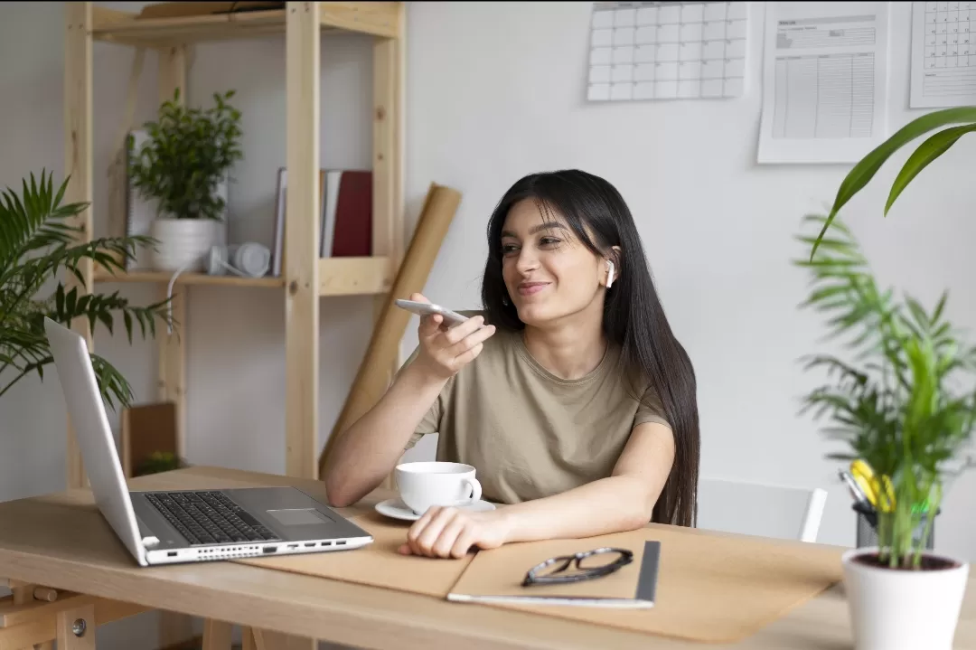 Ilustrasi. Kerjaan sampingan ala Gen Z, santai, kreatif, fleksibel, tapi tetap bisa hasilkan cuan tambahan. (Foto: Freepik)