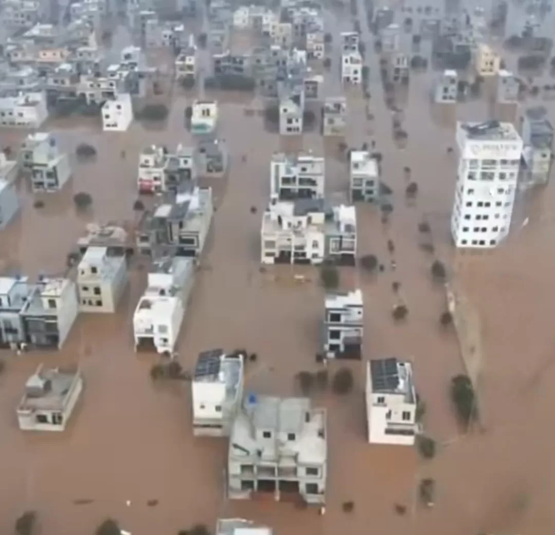 Banjir parah rendam Punjab, Pakistan. Jutaan warga dievakuasi, desa hancur, lahan pertanian rusak. (Foto: Instagram @world_climat_news)