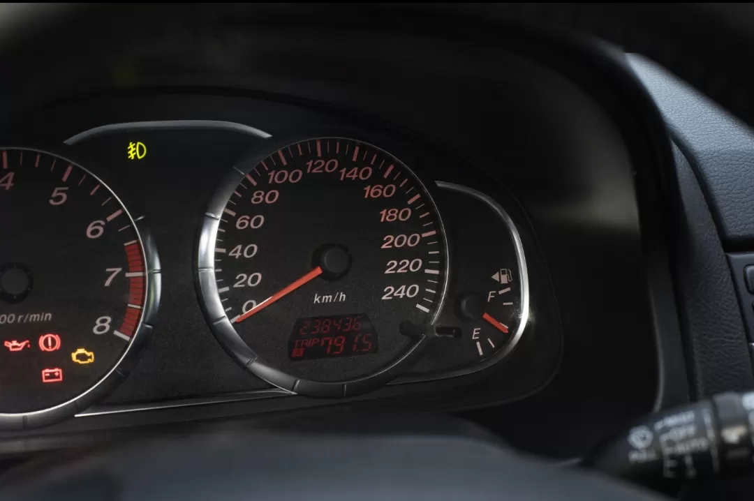 Ilustrasi. Odometer punya peran besar bagi kendaraan, mulai dari panduan servis, keamanan, hingga nilai jual mobil. (Foto: Freepik)