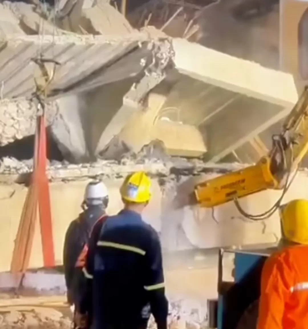 Sedikitnya 50 santri tewas akibat sekolah Al Khoziny Sidoarjo ambruk, 13 masih hilang. (Foto: Instagram @fakta.indo)