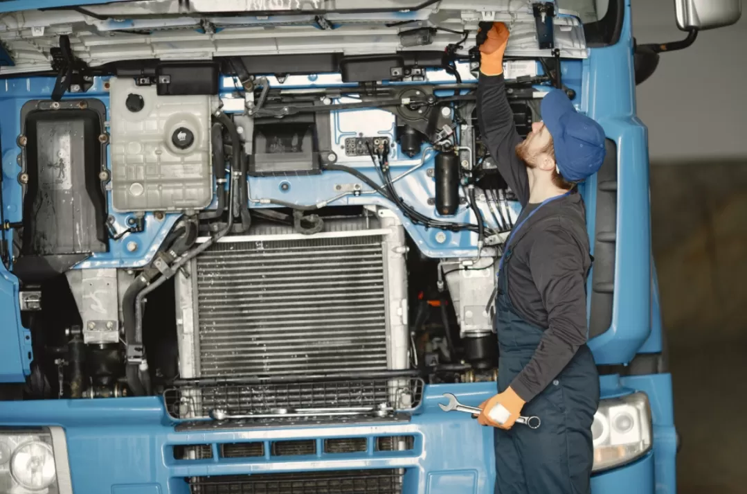 Ilustrasi. Pelajari dasar mesin diesel mobil, mulai dari cara kerja hingga tipe dan keunggulannya. (Foto: Freepik)