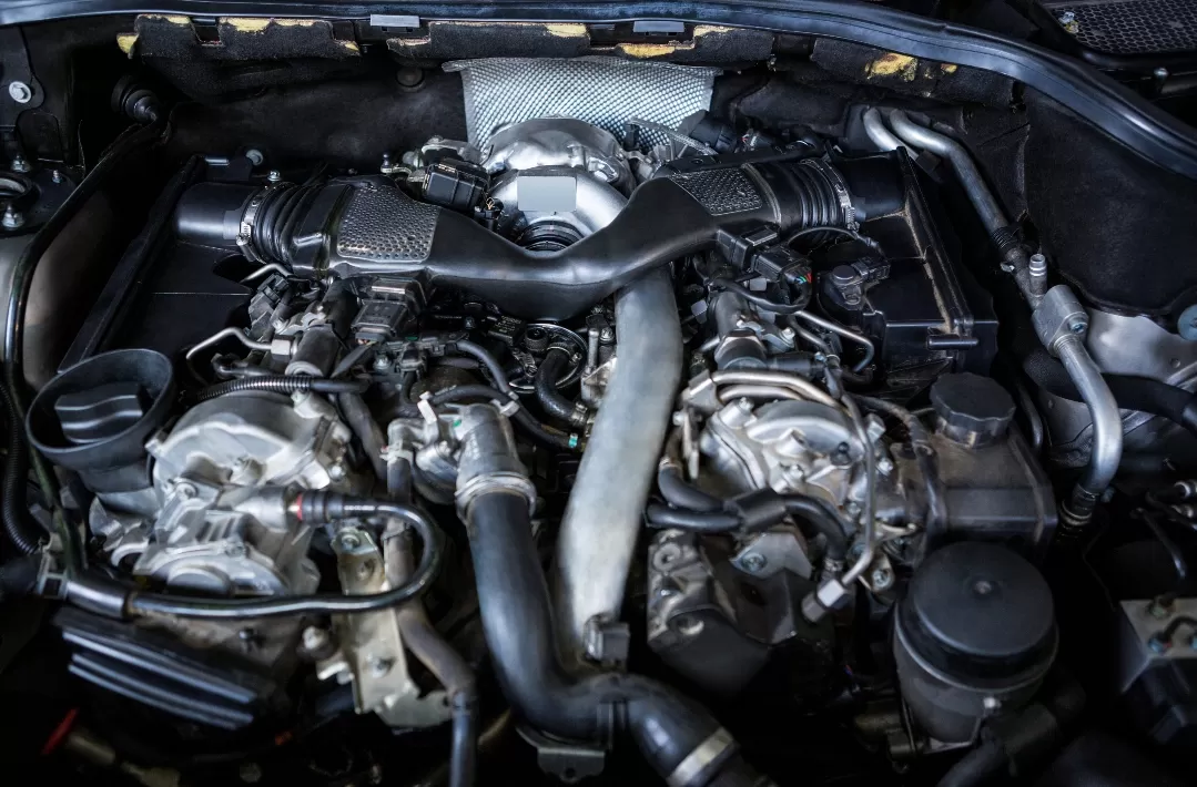 Ilustrasi. Tampilan mesin mobil modern dengan teknologi turbo yang efisien dan bertenaga di era otomotif terbaru. (Foto: Freepik)