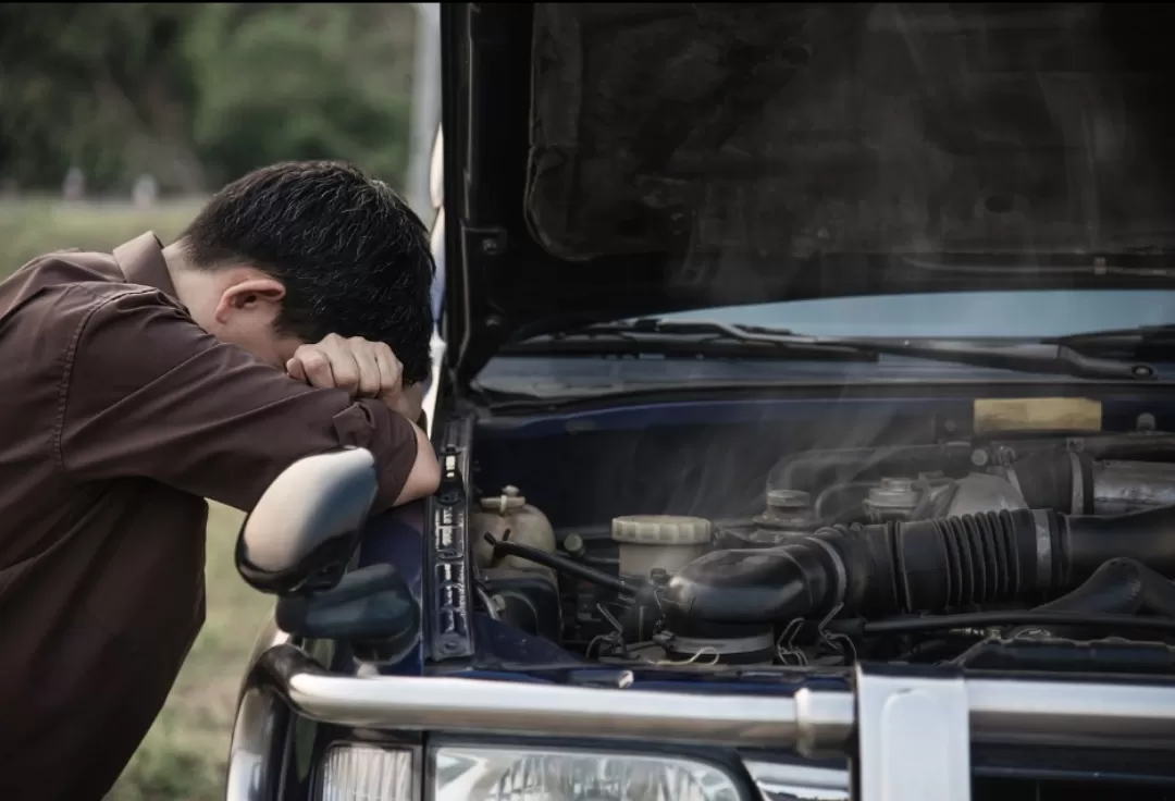 Ilustrasi. Pelajari penyebab air radiator mendidih, solusi cepat, dan cara merawat sistem pendingin mobil. (Foto: Freepik)