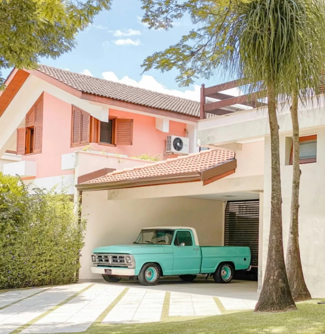 Ilustrasi. Panduan ini membantu Anda merancang garasi aman, nyaman, dan fungsional sesuai kebutuhan rumah modern. (Foto: Freepik)