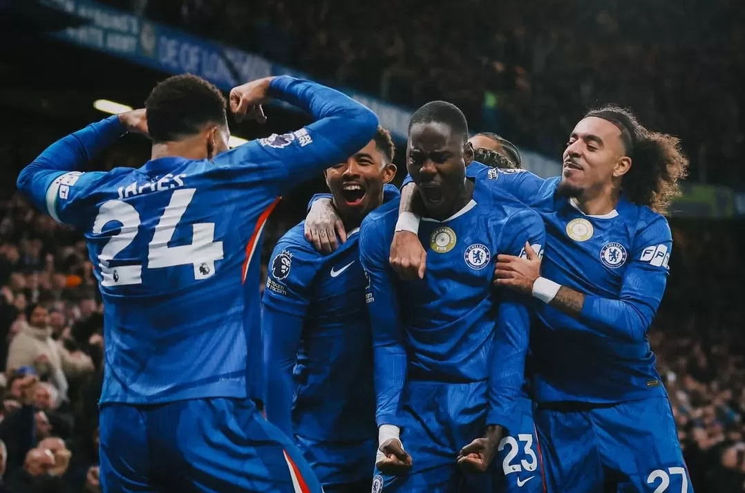 Para pemain Chelsea merayakan gol di Stamford Bridge dalam laga derbi sengit melawan Arsenal. (Foto: Instagram @chelseafc)