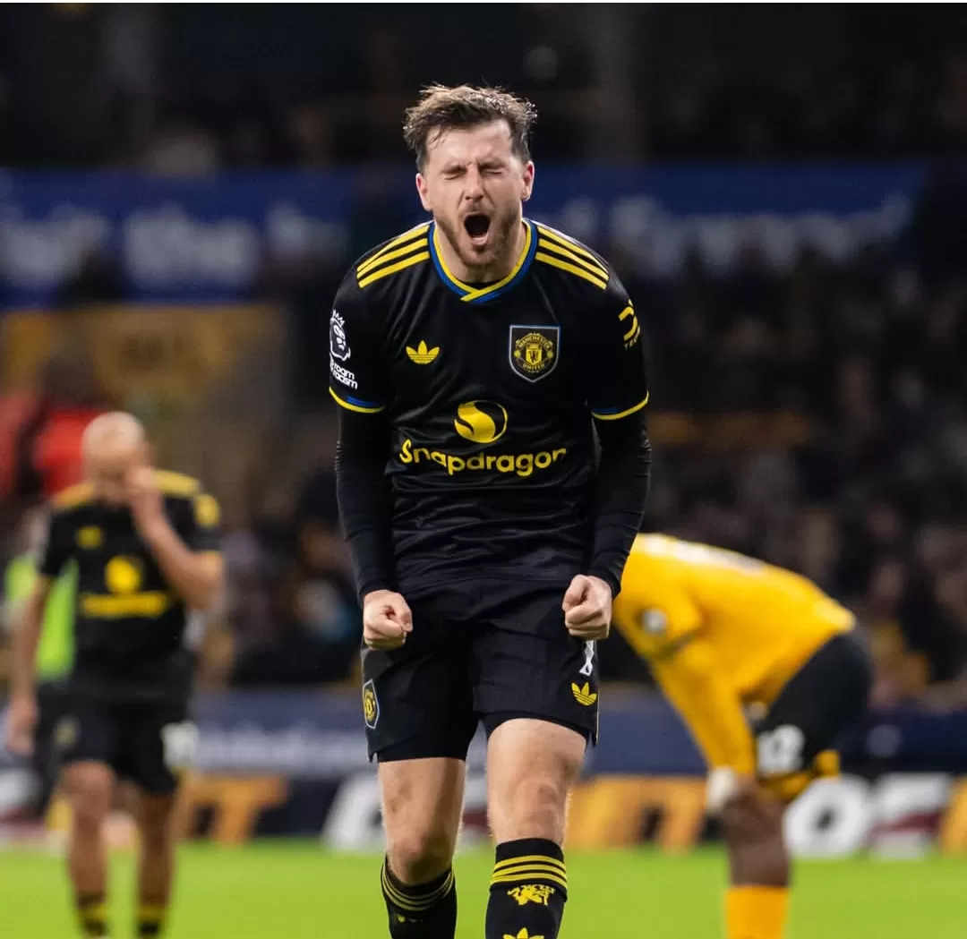 Mason Mount merayakan golnya yang membawa Manchester United unggul atas Wolves di Molineux. (Foto: Instagram @manutd)