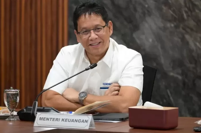 Menyoroti pernyataan Menkeu, Purbaya Yudhi Sadewa terkait kasus baju impor ilegal di berbagai wilayah Tanah Air. (Instagram.com/@purbayayudhi_official)