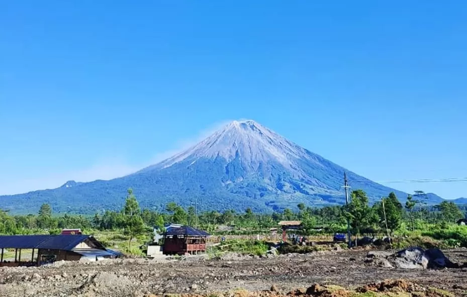 Pemkab Lumajang, Jawa Timur beri status tanggap darurat usai erupsi Gunung Semeru. (Kominfo Lumajang)