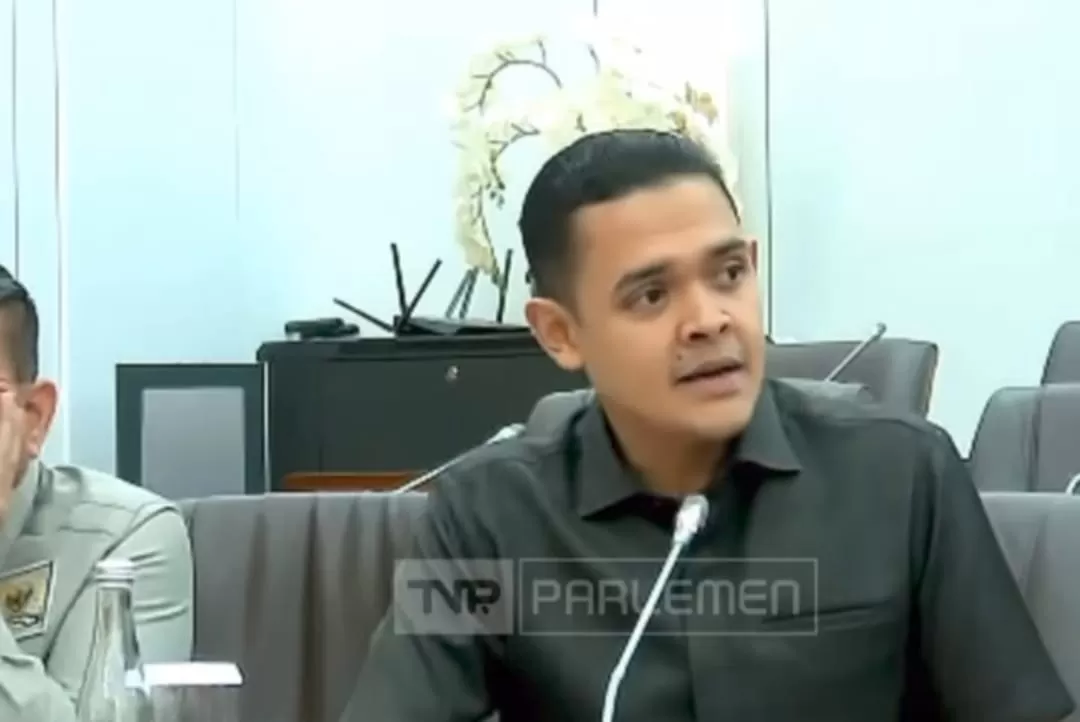 Anggota Komisi VI DPR RI dari Fraksi PAN, Abdul Hakim Bafagih mendesak Dirut Garuda Indonesia lakukan pembenahan internal maskapai. (Instagramabdulhakimbafagih)