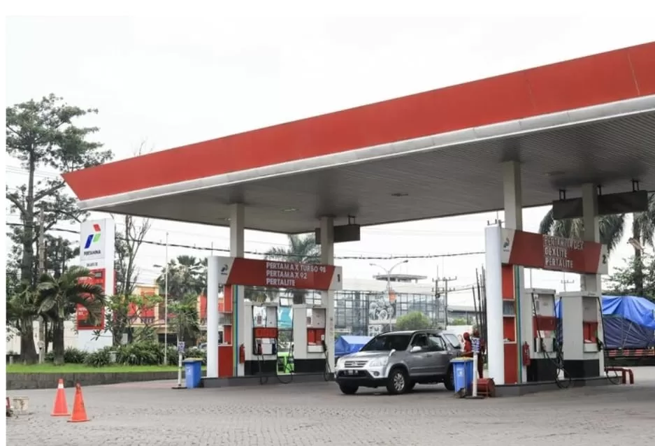 Kondisi pasokan BBM di lokasi bencana banjir dan longsor di Sumatera. (Unsplash/aldrinrachmanpradana)