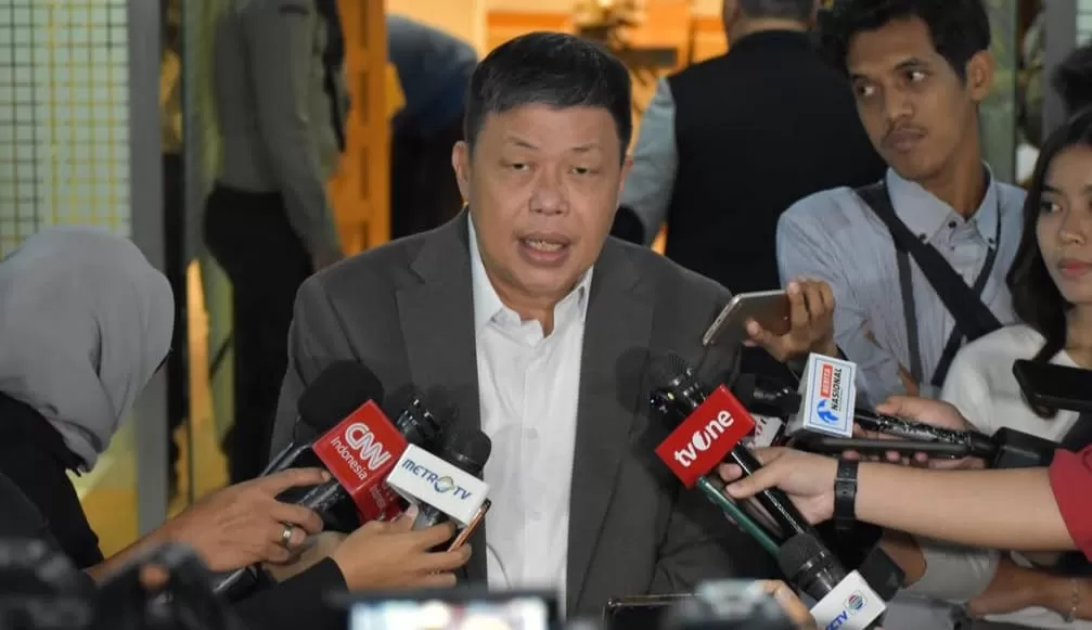 Wakil Ketua Komisi IV DPR RI, Alex Indra Lukman singgung dugaan kerusakan alam di hulu dalam rentetan bencana di Sumatera. (Instagram/alexindralukmanofficial)