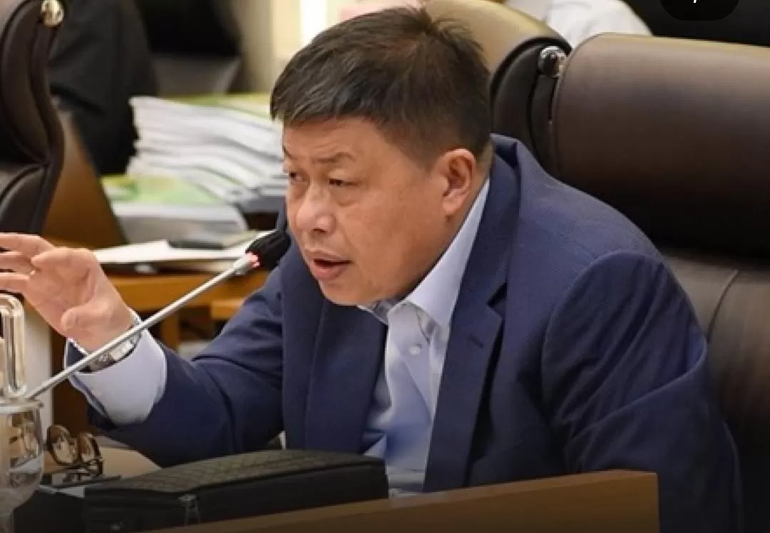 Wakil Ketua Komisi IV DPR RI menyoroti pemanfaatan kayu sisa banjir bandang di Sumatra Utara yang dimanfaatkan warga bernilai ekonomi.