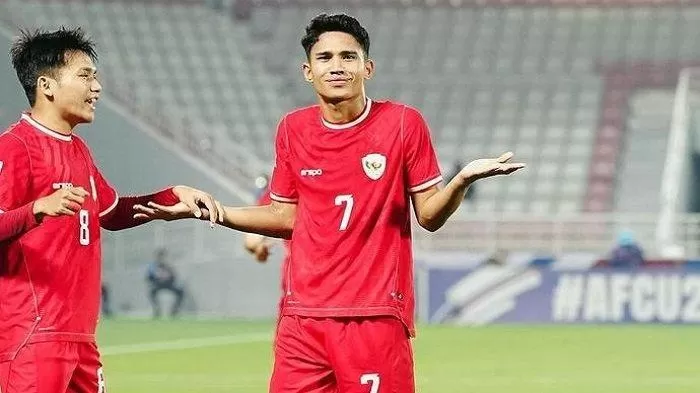 Marselino Ferdinan cetak gol pertama untuk Timnas Indonesia atas Arab Saudi di Kualifikasi Piala Dunia 2026. Skor sementara 1-0.
