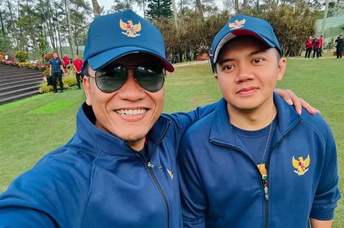 Potret Utusan Khusus Presiden, Miftah Maulana Habiburrahman alias Gus Miftah bersama Seskab RI, Mayor Teddy Indra Wijaya. (Instagram.com/@gusmiftah)