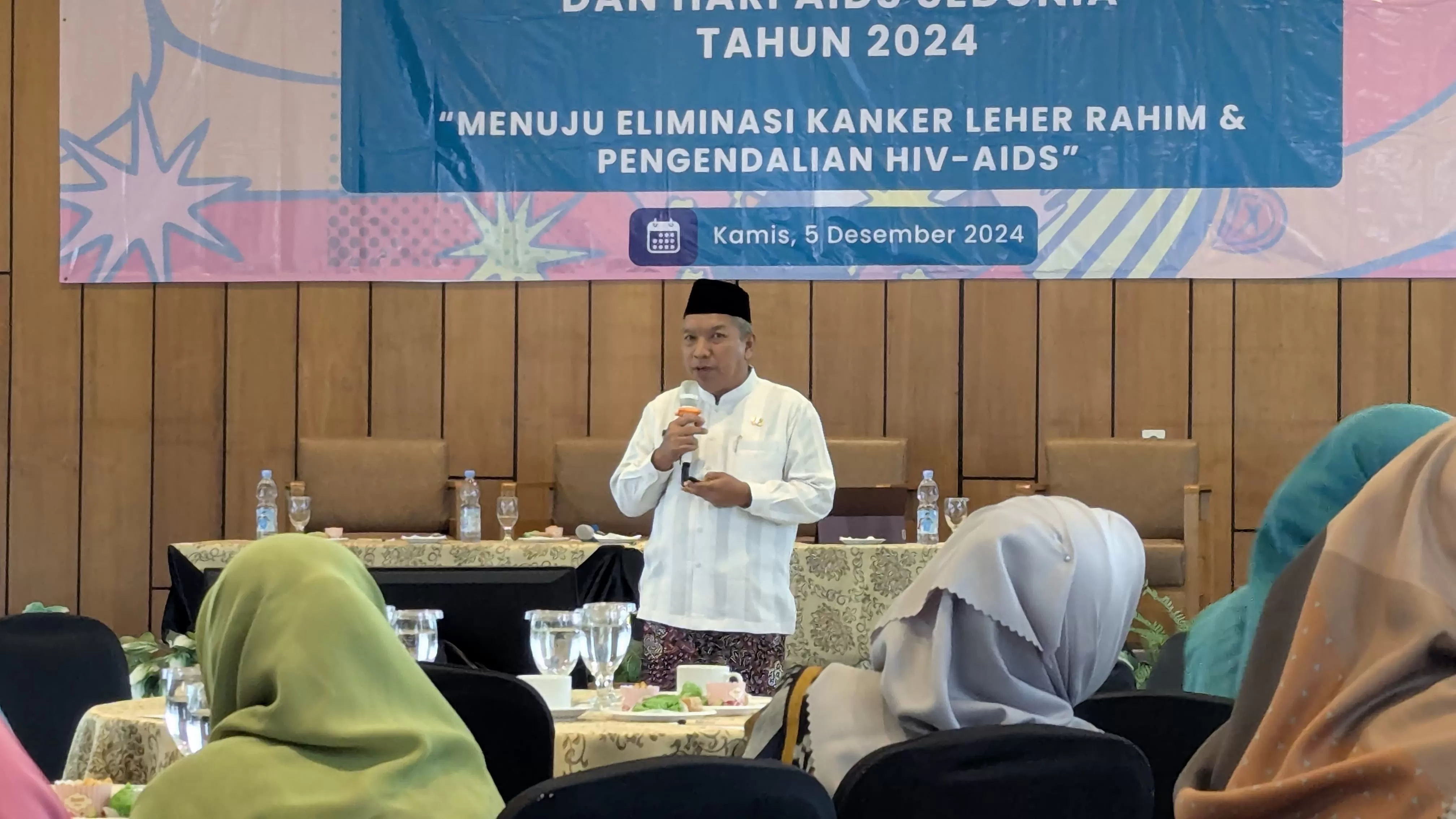 Kepala Dinas Kesehatan Kabupaten Rembang, dr. Ali Sofi&rsquo;i dalam rapat koordinasi eliminasi kanker leher rahim dan pengendalian HIV/AIDS di sebuah hotel di Jalan Pantura, Kamis (5/12).
