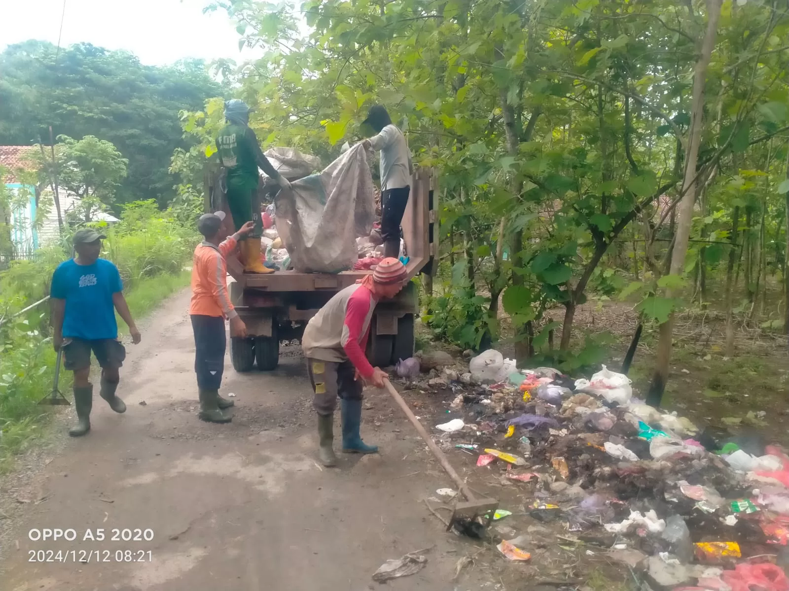 Tumpukan Sampah di Jembatan Babagan-Jolotundo Dibersihkan, Warga Diharapkan Lebih Peduli