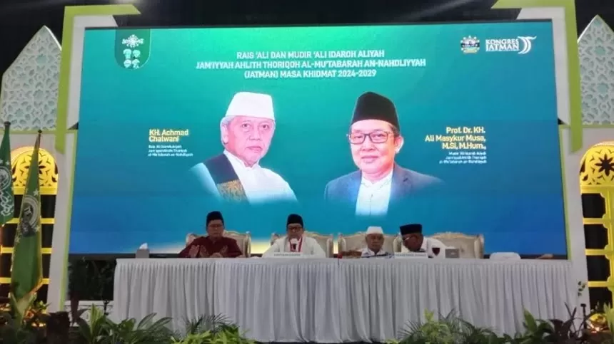 KH Achmad Chalwani dan KH Ali Masykur Musa terpilih dalam sidang Ahlul Halli wal Aqdi (AHWA) 9 ulama dalam Kongres Ke-13 JATMAN, Sabtu (21/12/2024) di Asrama Haji Donohudan, Boyolali.(Foto: NU Online)