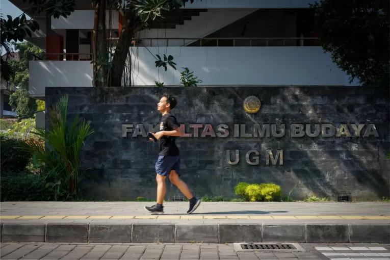 Panduan Lengkap SNPMB 2025: Cek Akreditasi PTN, Kuota SNBP, dan Cara Sanggah Kuota Sekolah. Foto: UGM