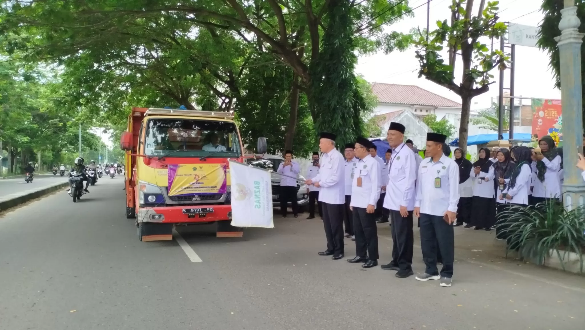 Kemenag Rembang Salurkan 700 Paket Sembako Senilai Rp175 juta
