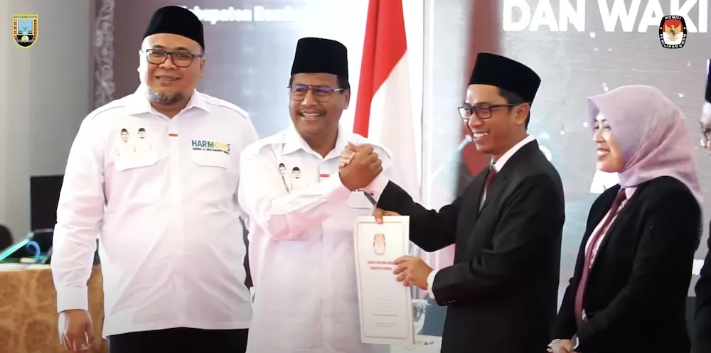 KPU Rembang Resmi Tetapkan Harno - Hanies Sebagai Bupati dan Wakil Bupati Terpilih 