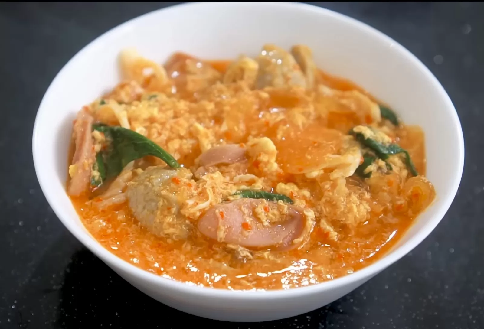 Seblak salah satu makanan yang bisa membuat anemia (tangkapan layar YouTube Jessica Jane)