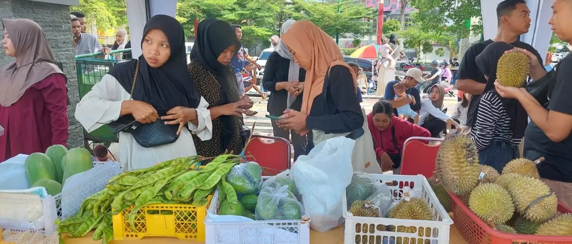 Beragam hasil pertanian dijajakan di Rembang Agro Expo. Foto: rembangkab.go.id