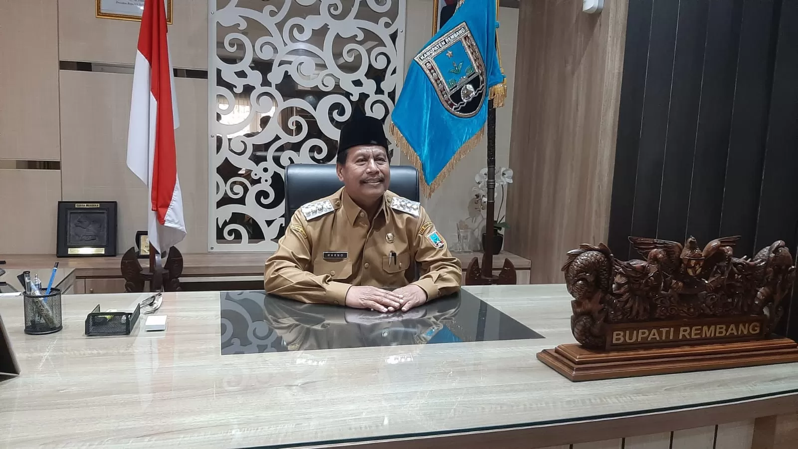 Bupati Rembang, H. Harno, memulai hari pertama kerja dengan meninjau kondisi keuangan daerah demi efisiensi anggaran.